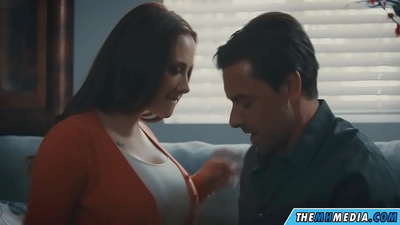 Romantičan seks s dobrom prsom mamom